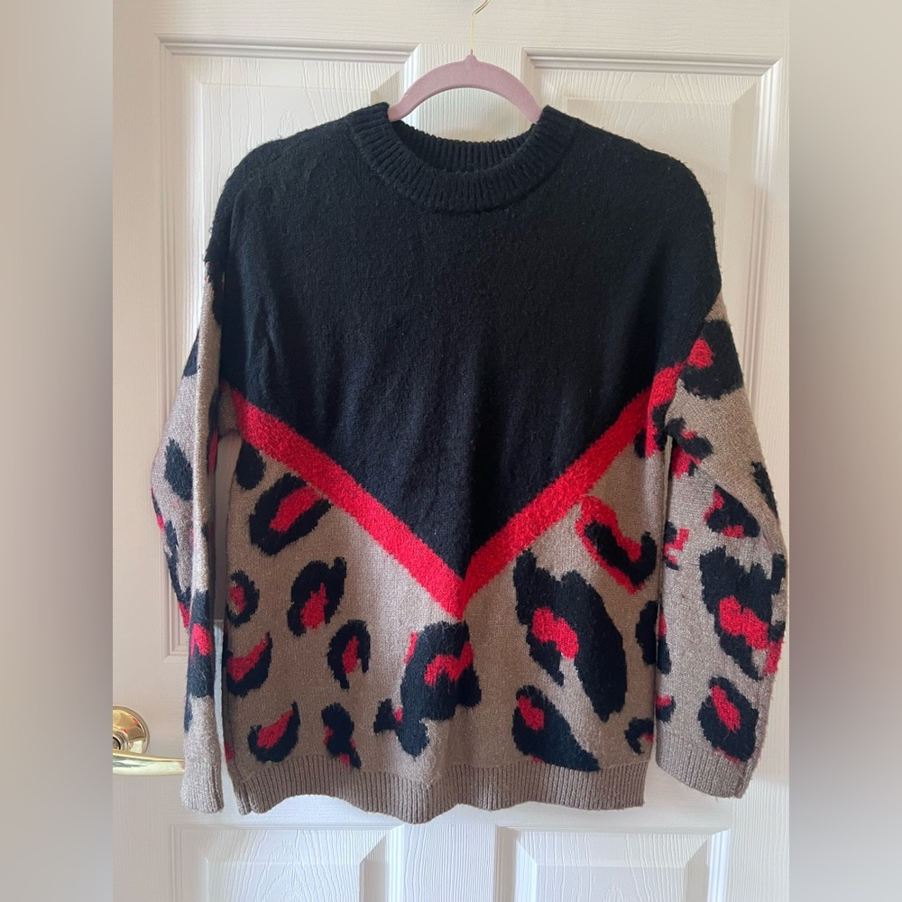 Maurices Black Tan & Red Leopard Print Sweater Small EUC